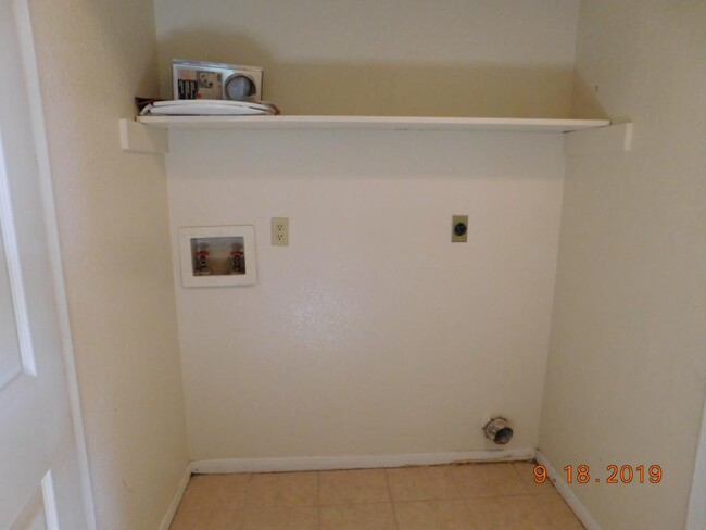 Building Photo - 206 Jason Dr