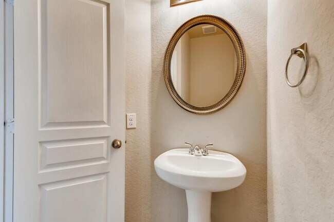 Building Photo - 7814 Coolspring Dr