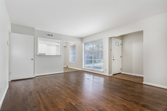 Building Photo - 6506 St Moritz Ave