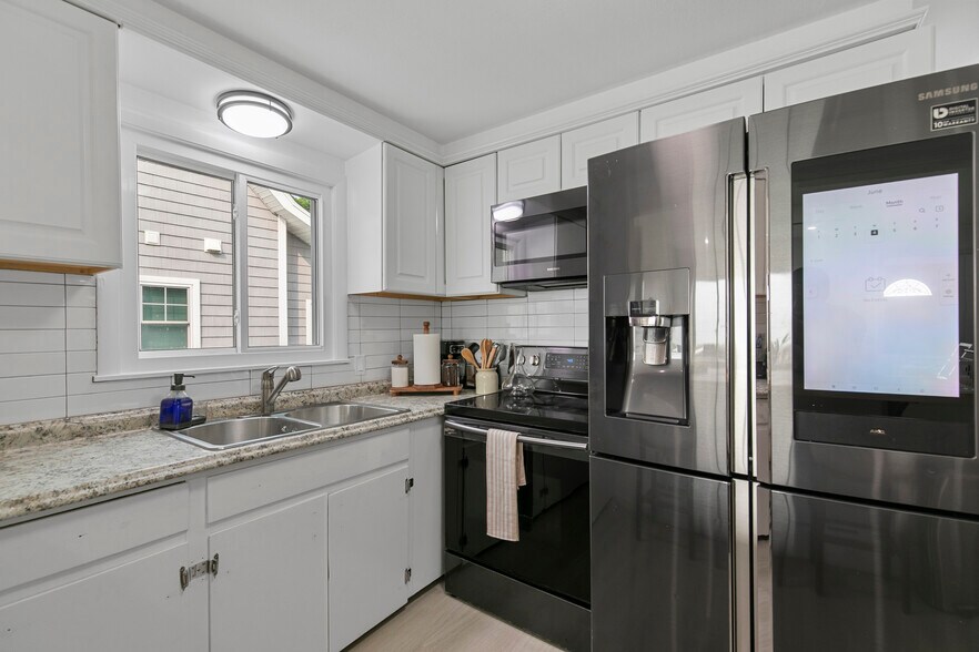 Building Photo - 792 Ocean Ave