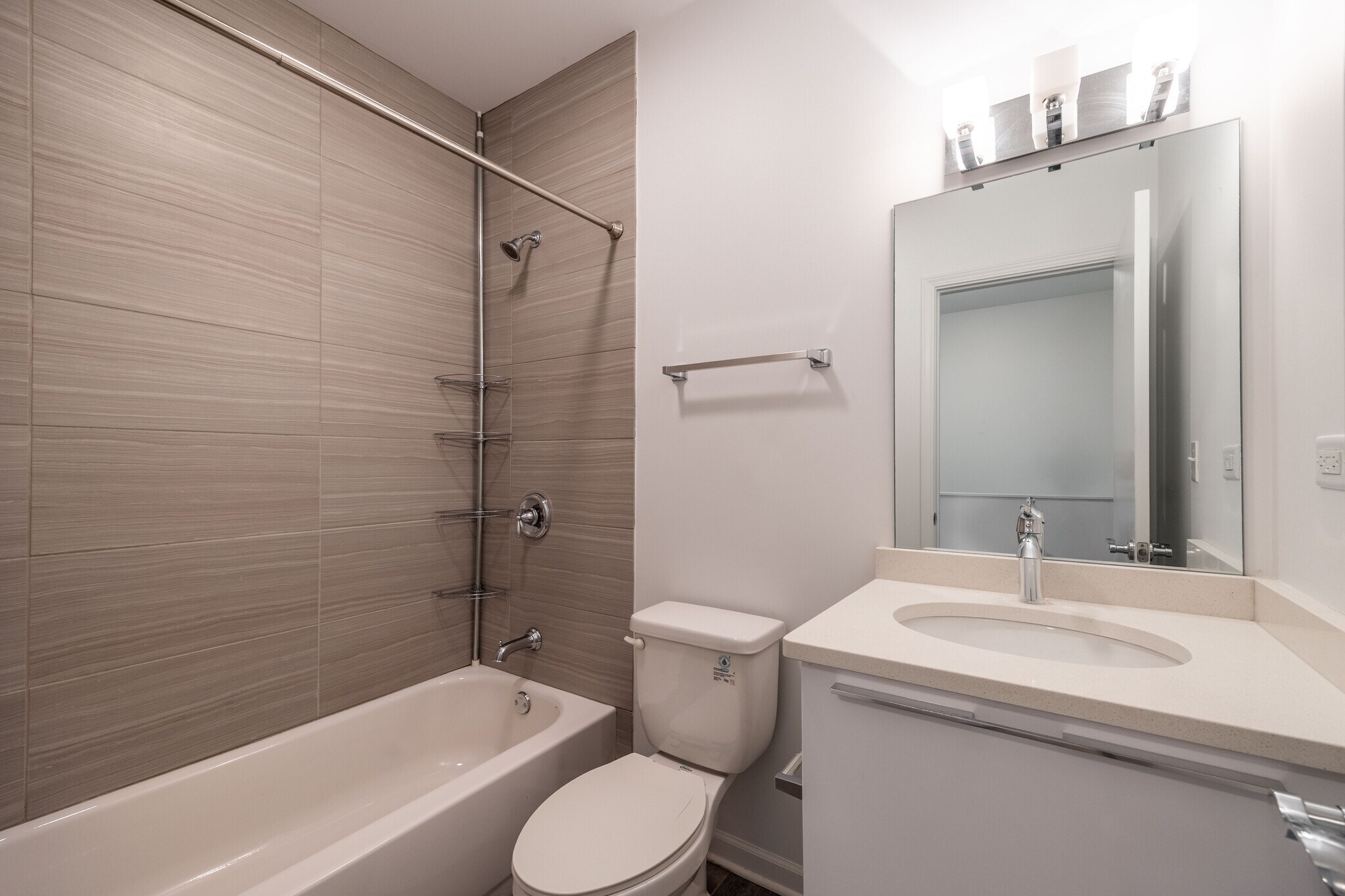 Building Photo - 2700 W North Ave