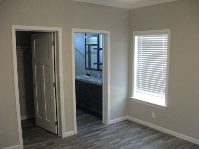 Building Photo - 44 Orange Blossom St