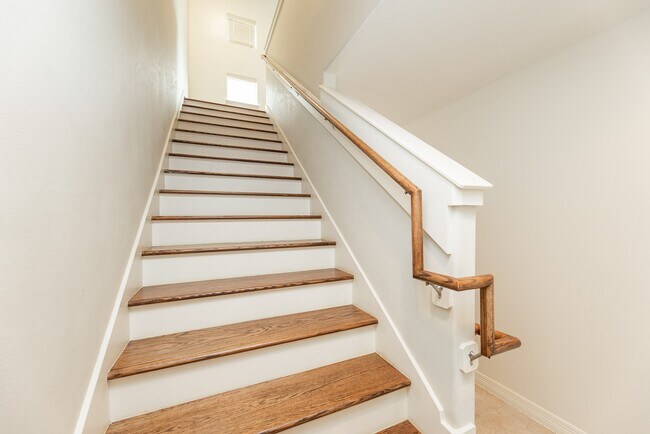 Building Photo - 3898 Center St