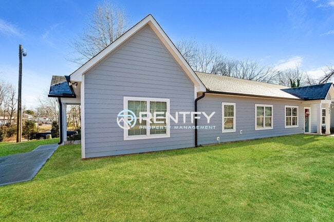 Building Photo - 119 Walnut St