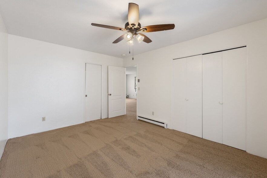 Building Photo - 1299 Tapadero Dr