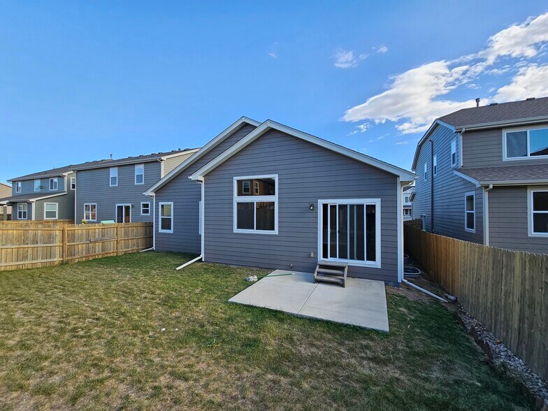 Building Photo - 6170 Vickie Ln