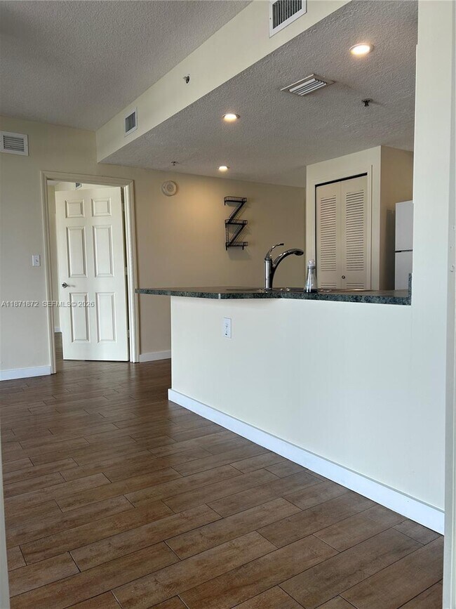 Building Photo - 3410 Coral Wy