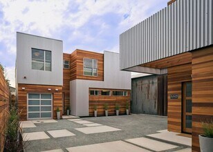 Building Photo - Beautiful Modern 3BR/3BA with In Unit Laun...