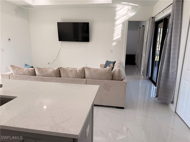 Building Photo - 941 Columbus Blvd