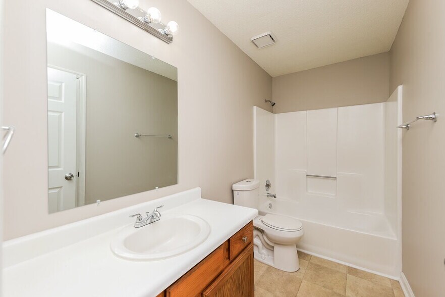 Building Photo - 3517 Ten Oaks Cir