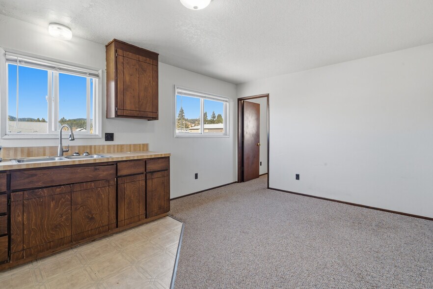 Building Photo - 119 N 9th St