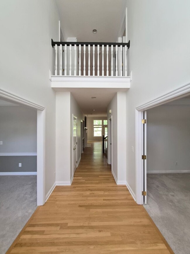 Building Photo - 6237 Muirloch Ct S