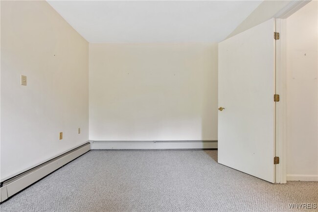 Building Photo - 433 Linwood Ave