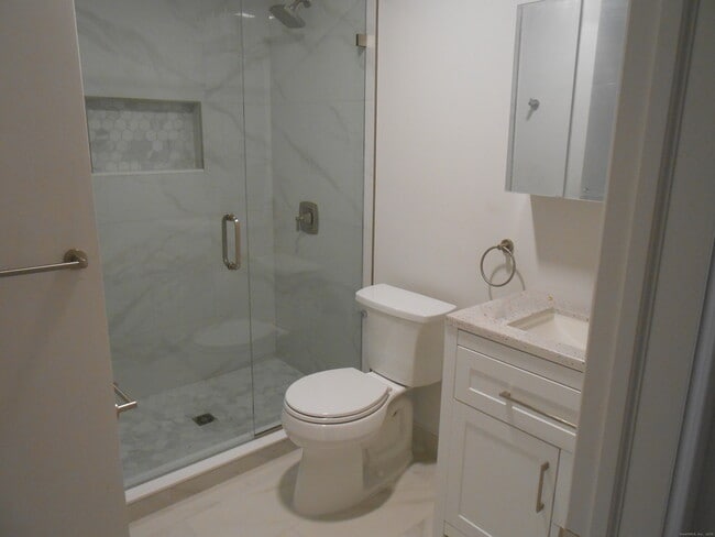 Building Photo - 50 Greenhouse Rd