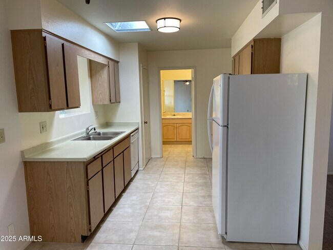 Building Photo - 10729 W El Capitan Cir