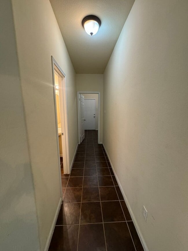 Building Photo - Beautiful 2 Story 4 Bdrm 2.5 Bath With a Loft