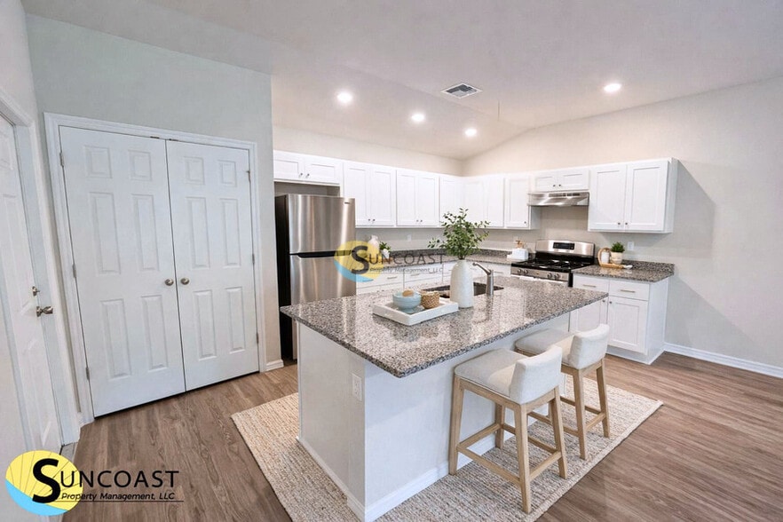 Building Photo - 399 Greenbriar Blvd