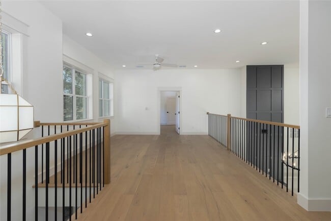 Building Photo - 3964 Hogan Dr