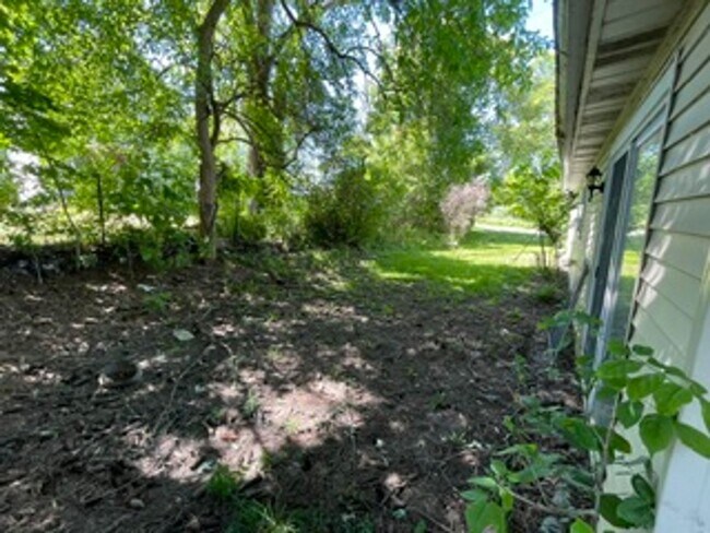 Building Photo - 138 Mendel Ct