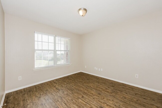 Building Photo - 2133 Pecan Creek Dr