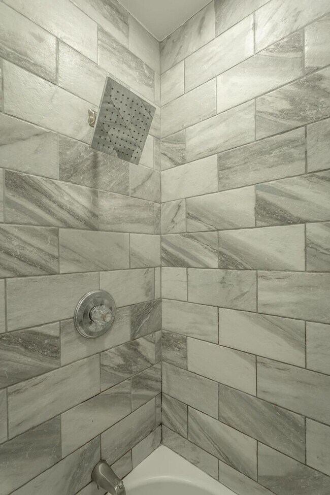 Building Photo - Charming Family Haven: 3 Bedroom Gem with Inviting Outdoor Space