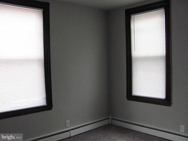 Building Photo - 516 Morgan Ave