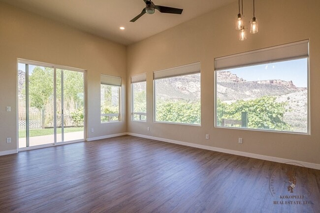 Building Photo - 2141 Redcliff Cir