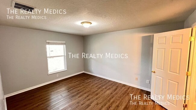 Building Photo - 116 S Normandale Ave