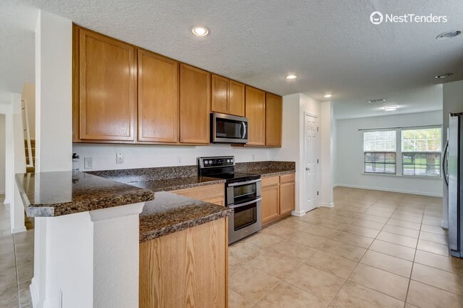 Building Photo - Five Bedrooms in Yulee's TCP!