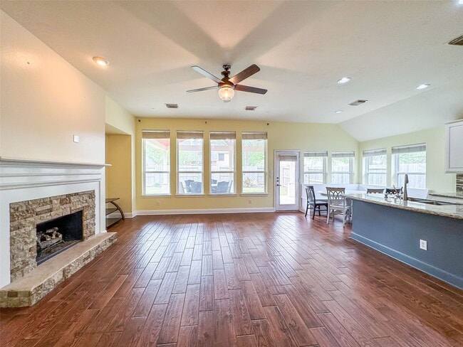 Building Photo - 3015 Gilford Ln