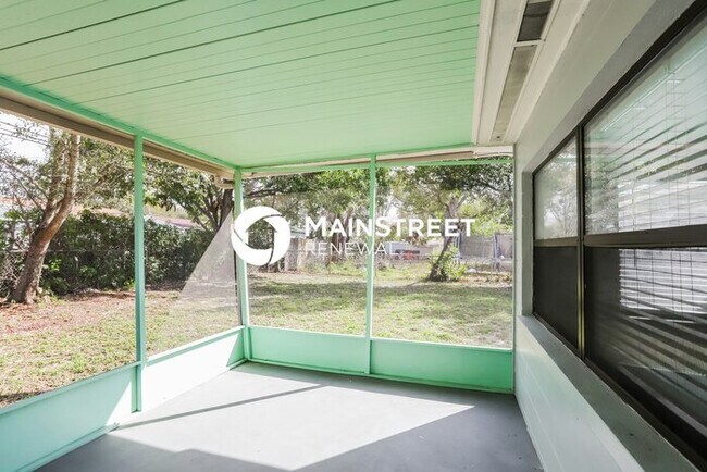 Building Photo - 3 Bedroom Pet-Friendly Home in St Petersburg, FL with Main Street Renewal