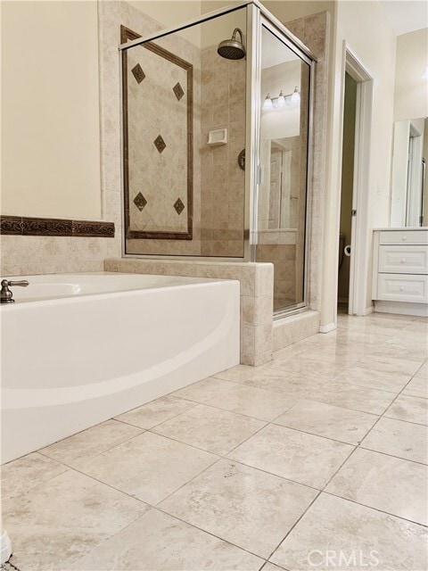 Building Photo - 67 Reunion