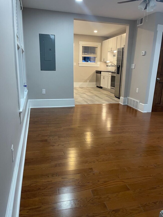 Building Photo - 31-33 E. Blake Ave.