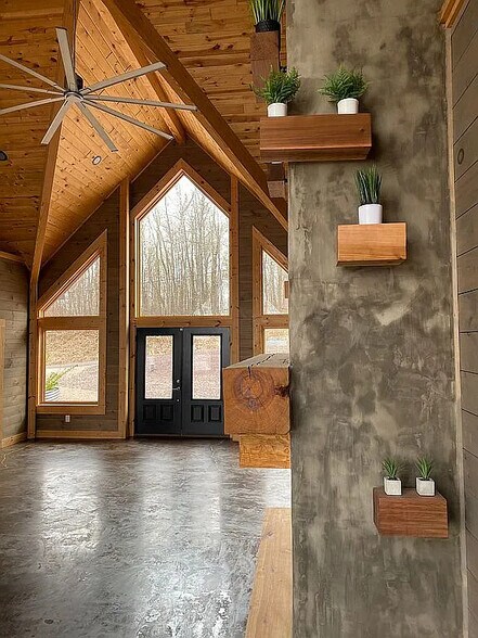 Building Photo - 978 Lakeview Dr