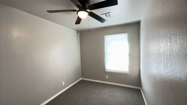 Building Photo - Welcome to this newly remodeled gem located in the heart of Tulsa!