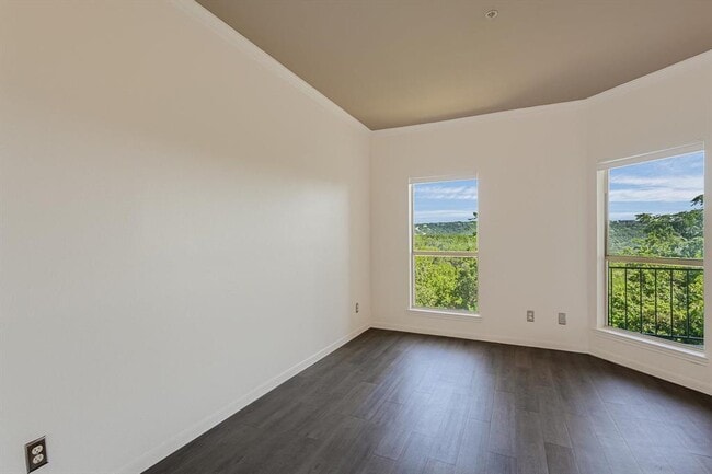 Building Photo - 6000 Shepherd Mountain Cove