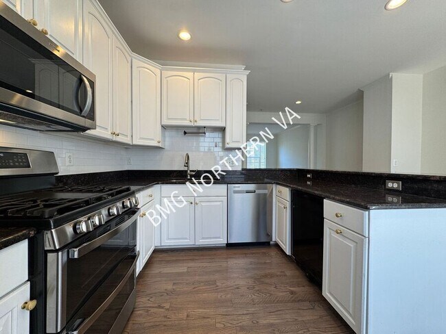 Building Photo - 3850 Dominion Mill Dr