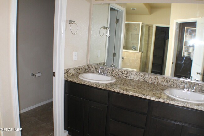 Building Photo - 12449 Chamberlain Dr