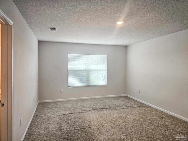 Building Photo - 5249 Peach Dr