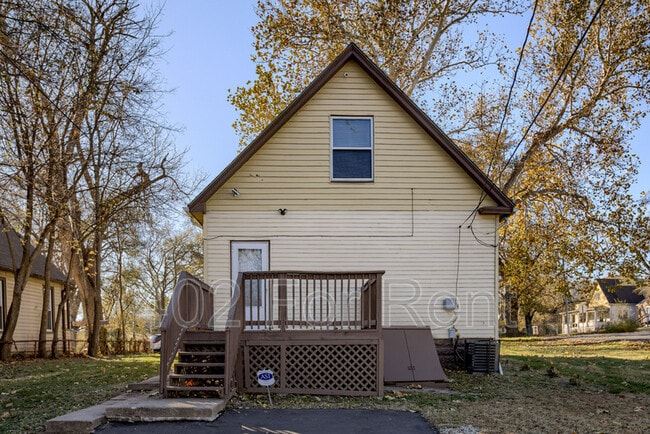 Building Photo - 3724 Grand Ave