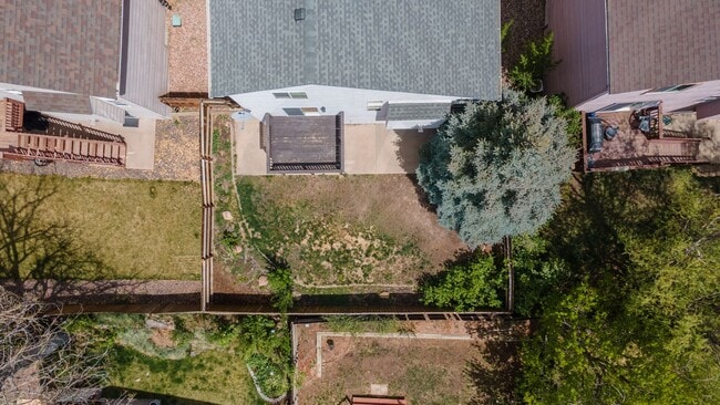 Building Photo - Stetson Hills Charmer with 2 Car Garage