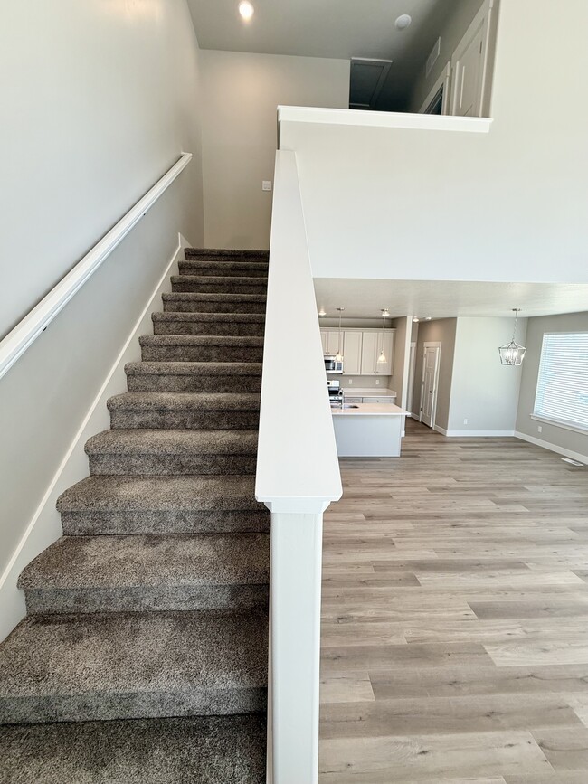 Building Photo - 1063 S 2760 E