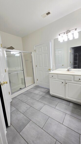 Master Bath - 14353 San Paolo Ln