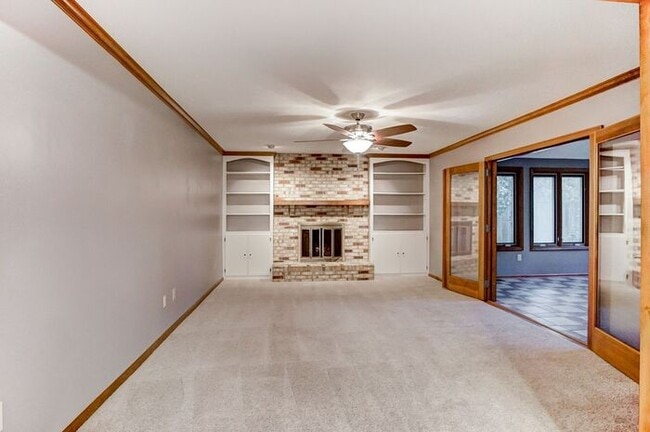 Building Photo - 4 Bedroom Home in Westerville