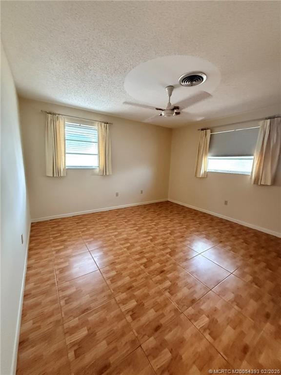 Building Photo - 2417 NW Holiday Ct