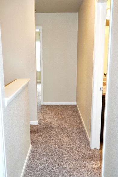 Building Photo - 5609 Shamrock Heights