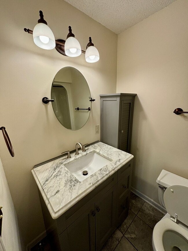 Building Photo - 193 Heather Dr