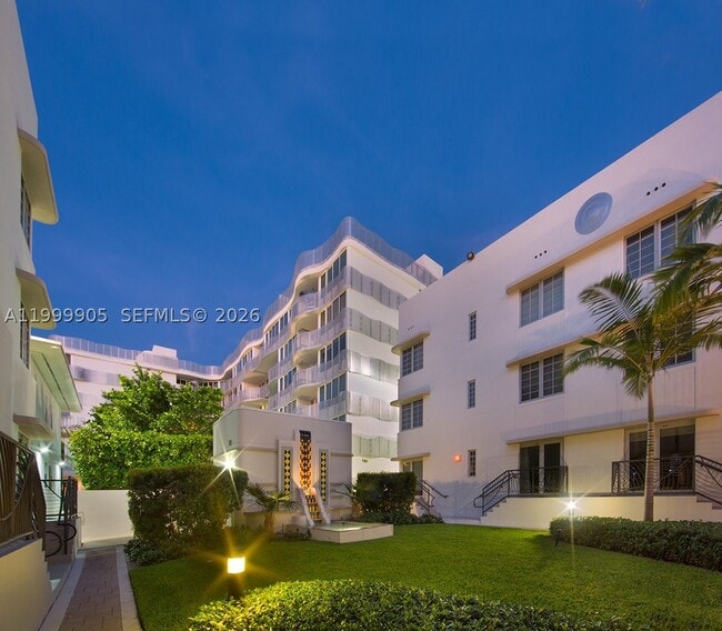 Building Photo - 210 W Park Dr