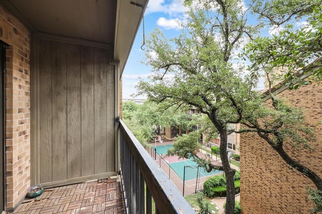Building Photo - 8888 Tallwood Dr