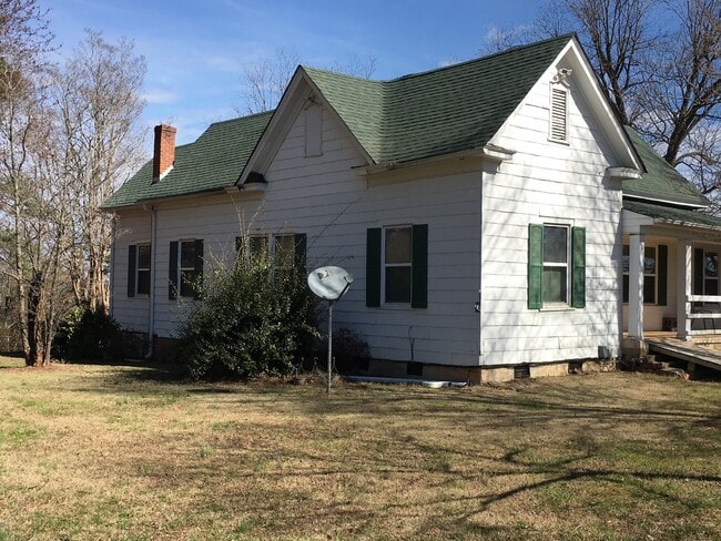Building Photo - Farm House with Barn and Pastures